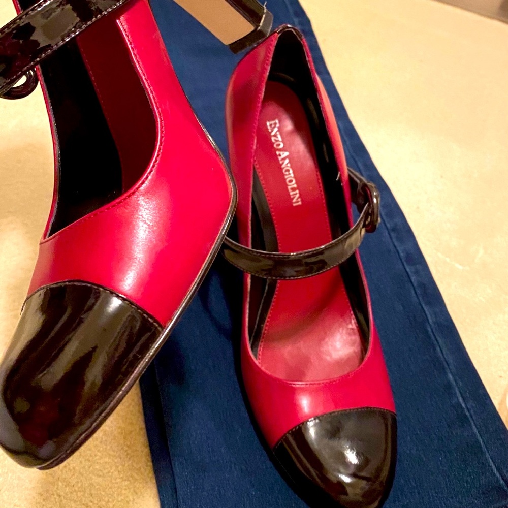 Enzo Angiolino Burgundy and black pumps